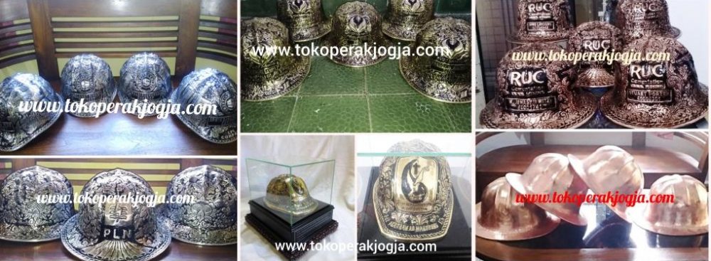 toko perak jogja, toko perak kotagede, silver kotagede, miniatur silver perak custom, plakat wayang custom, wayang silver, jasa cor casting logam, miniature silver custom, helm ukir custom, pin silver, piala medali silver,