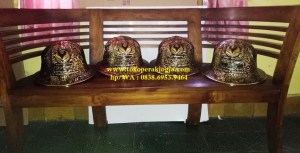 Helm ukir perak, helm ukir, helm tatah, pengrajin helm ukir kotagede, kerajinan helm ukir kotagede. toko helm perak, helm ukir silver, helm ukir tembaga, helm ukir kuningan, helm ukir alumunium, engraved hard hat, engraved hard hat for sale, engraved aluminum hard hat, brass hard hats, copper hard hats, engraved silver hard hat, personalized hard hats, carved hard hat, Carved helmet, hand carved hard hats, engraved hard hats indonesia, Silver carving helmet, custom hard hat, helm ukir pertambangan laut, helm ukir pertambangan darat, helm ukir pertambangan gas, helm tambang, helm ukir pertambangan batubara, logo vico, helm vico