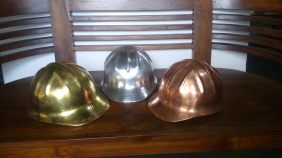 Helm ukir perak, helm ukir, helm tatah, pengrajin helm ukir kotagede, toko helm perak, helm ukir silver, helm tembaga, helm kuningan, helm alumunium, engraved hard hat, engraved hard hat for sale, engraved aluminum hard hat, brass hard hats, copper hard hats, engraved silver hard hat, personalized hard hats, carved hard hat, Carved helmet, hand carved hard hats, engraved hard hats indonesia, Silver carving helmet, custom hard hat, helm safety proyek, helm safety macdonald, helm safety pertamina, helm safety freeport
