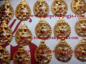 pin, emblim, keratuan pugung, pin madukoro, pin bintang, pin amarta bumi, emblem, plakat, logo, lencana, lencana korpri, lencana tanda jasa, lencana tni, lencana bhayangkari