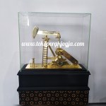 Miniatur angguk, souvenir pertambangan