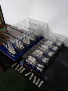 miniatur kereta kuda dua, miniatur andong kuda dua, miniatur andong kotagede, miniatur andong perak, miniatur kapal, miniatur kapal bahan perak , miniatur kapal bahan silver, miniatur silver kotagede, kerajinan miniatur kotagede, miniatur kapal pinisi, mimatur kapal finisi, miniatur kapal konstitusi