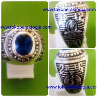 cincin akademi, cincin akademi tni al, cincin politeknik ilmu pelayaran, cincin pelayaran, cincin akademi au, cincin akpol, cincin almamater, cincin angkatan, cincin banyu biru, cincin custom, cincin custom silver, cincin stemple, cincin stpdn, pengrajin cincin almamater, cincin stemple, cincin nama, tokoperak, pengrajin perak