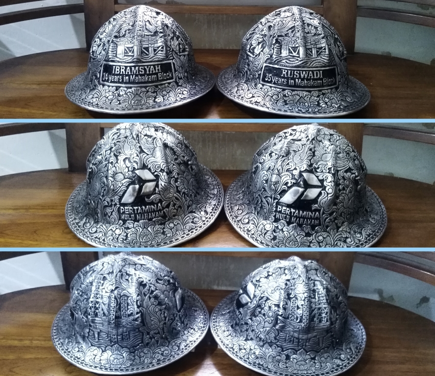 Helm ukir perak, helm ukir custom, helm ukir kotagede, toko helm perak, helm ukir silver, helm ukir tembaga, helm ukir kuningan, helm ukir alumunium, harga helm ukir, Plakat helm ukir, helm ukir pt pertamina hulu mahakam
