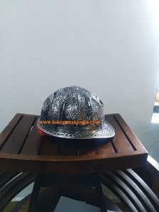 Helm ukir perak, helm ukir custom, helm ukir kotagede, toko helm ukir perak, helm ukir silver, helm ukir tembaga, helm ukir kuningan, helm ukir alumunium, harga helm ukir, Plakat helm ukir, motif batik kalimantan