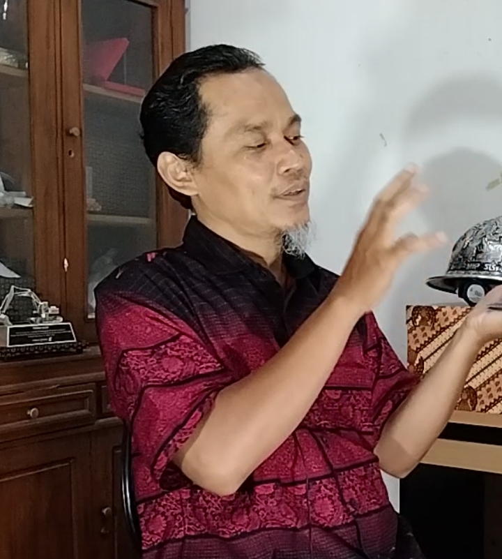 toko perak jogja, toko perak kotagede, silver kotagede, miniatur silver perak custom, plakat wayang custom, wayang silver, jasa cor casting logam, miniature silver custom, helm ukir custom, pin silver, piala medali silver,