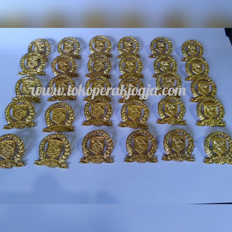 pin silver, pin perak, pin custom, pin dprd, pin hand made,